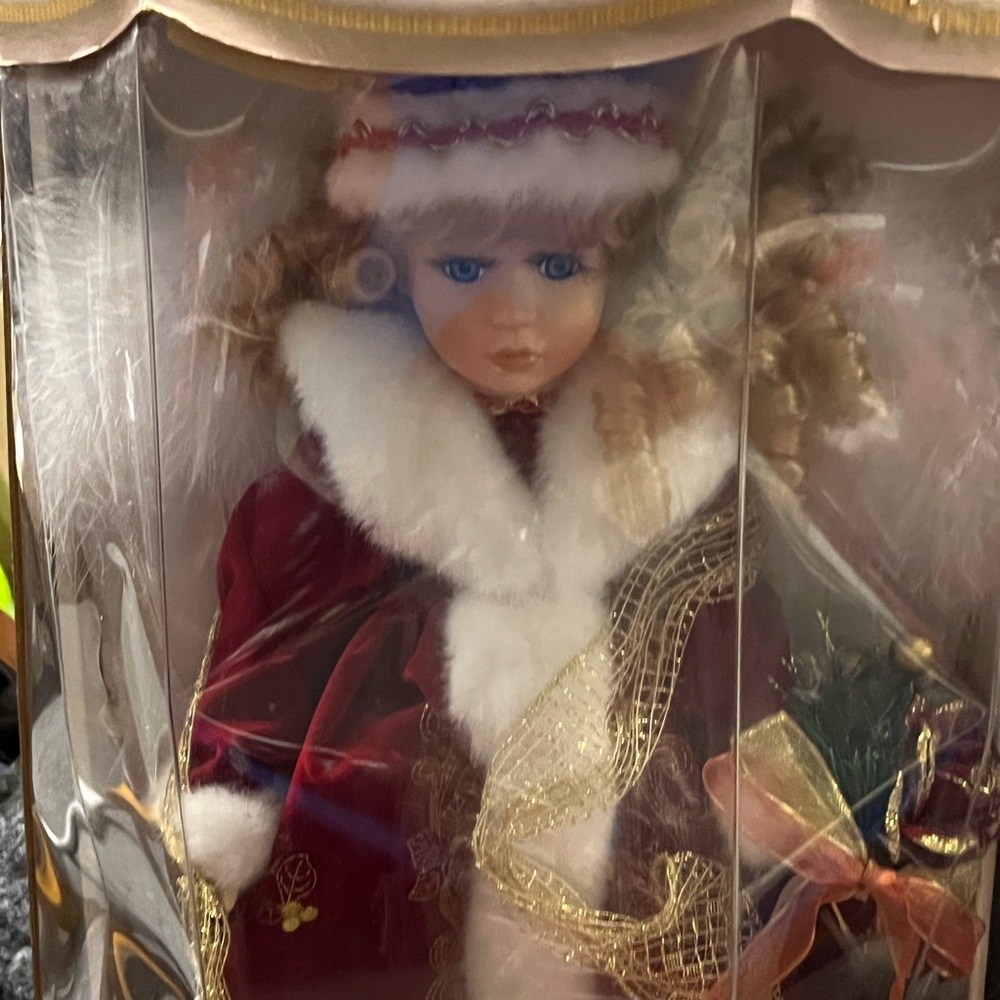 genuine special edition handcrafted Porcelain Doll. - Picture 10 of 14